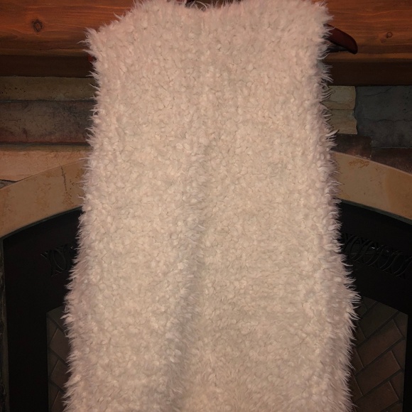 Hit List Cream Fur Midlength Vest - Picture 2 of 3